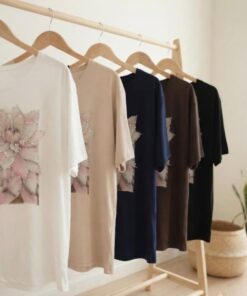 R-3060 REMERA MODAL VISCOSA ESTAMPADA CON FLORES ROSAS Y TACHAS - Imagen 2